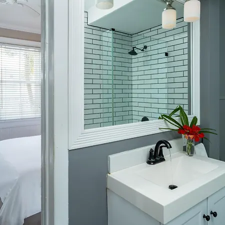 Alexander'S Gay Lesbian Guesthouse (Adults Only) Key West Room photo